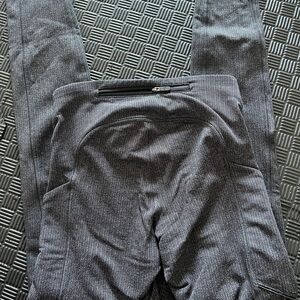 Lululemon Leggings with zipper + pockets